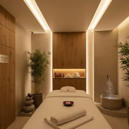 Hotel The Perla